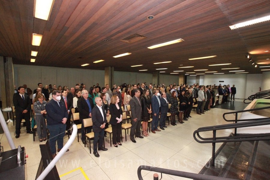 HOMENAGEM DA SMC AOS MÉDICOS E PROFISSIONAIS DA SAÚDE QUE TRABALHARAM NA LUTA CONTRA O COVID-19 - Eloisa Mattos