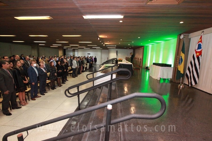 HOMENAGEM DA SMC AOS MÉDICOS E PROFISSIONAIS DA SAÚDE QUE TRABALHARAM NA LUTA CONTRA O COVID-19 - Eloisa Mattos