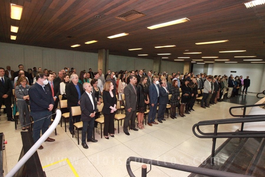 HOMENAGEM DA SMC AOS MÉDICOS E PROFISSIONAIS DA SAÚDE QUE TRABALHARAM NA LUTA CONTRA O COVID-19 - Eloisa Mattos