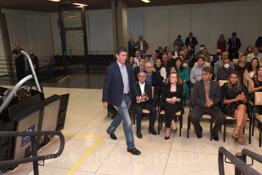 HOMENAGEM DA SMC AOS MÉDICOS E PROFISSIONAIS DA SAÚDE QUE TRABALHARAM NA LUTA CONTRA O COVID-19 - Eloisa Mattos