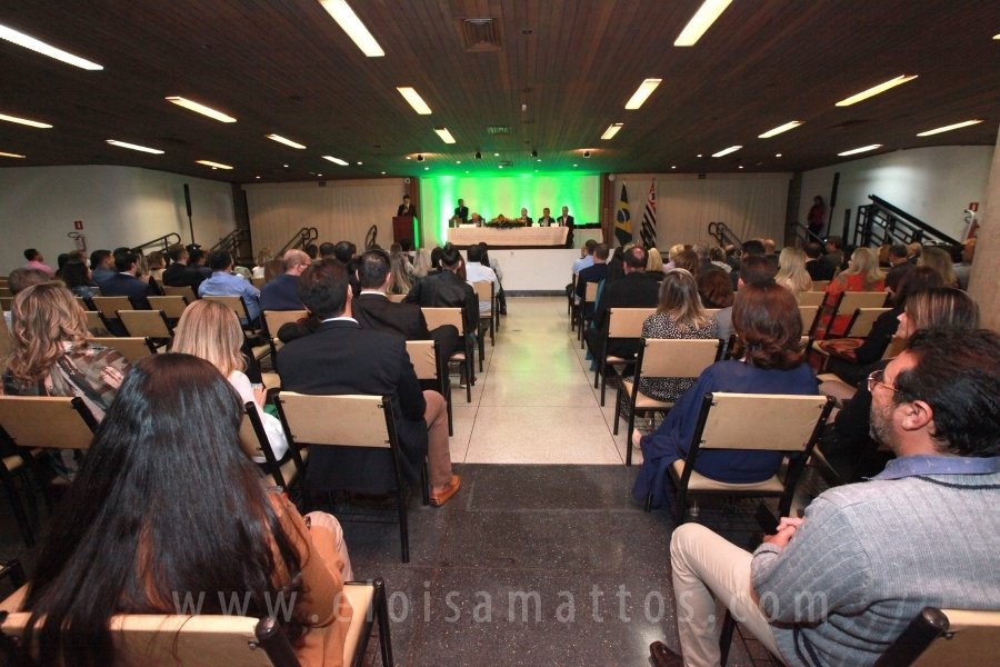 HOMENAGEM DA SMC AOS MÉDICOS E PROFISSIONAIS DA SAÚDE QUE TRABALHARAM NA LUTA CONTRA O COVID-19 - Eloisa Mattos