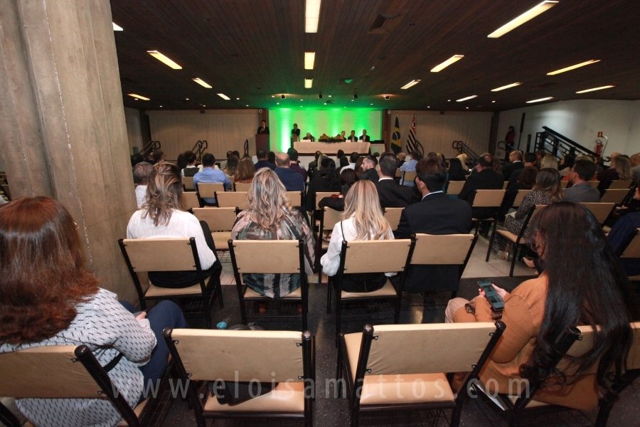 HOMENAGEM DA SMC AOS MÉDICOS E PROFISSIONAIS DA SAÚDE QUE TRABALHARAM NA LUTA CONTRA O COVID-19 - Eloisa Mattos