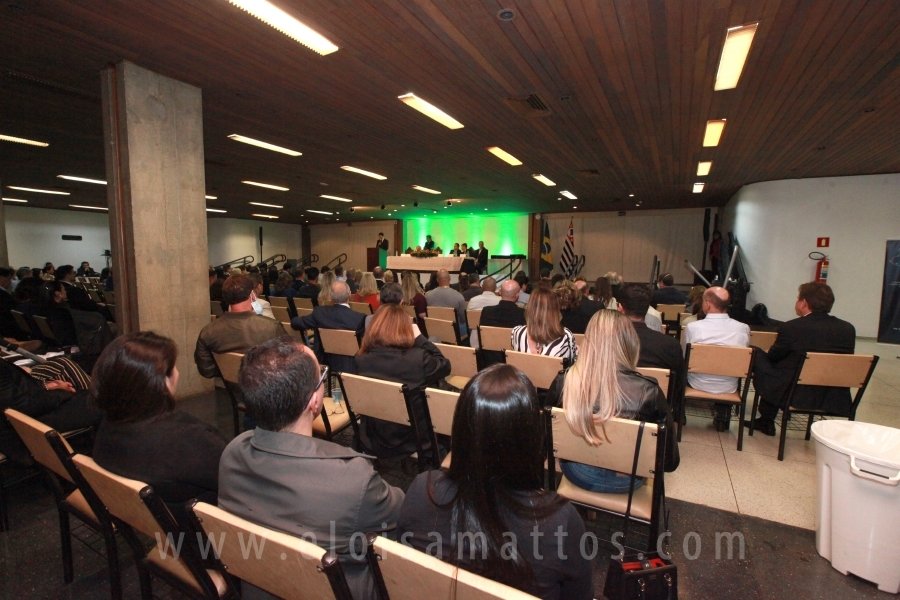HOMENAGEM DA SMC AOS MÉDICOS E PROFISSIONAIS DA SAÚDE QUE TRABALHARAM NA LUTA CONTRA O COVID-19 - Eloisa Mattos
