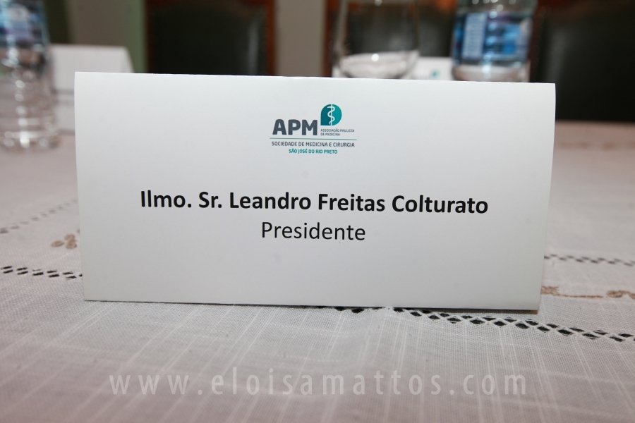 HOMENAGEM DA SMC AOS MÉDICOS E PROFISSIONAIS DA SAÚDE QUE TRABALHARAM NA LUTA CONTRA O COVID-19 - Eloisa Mattos
