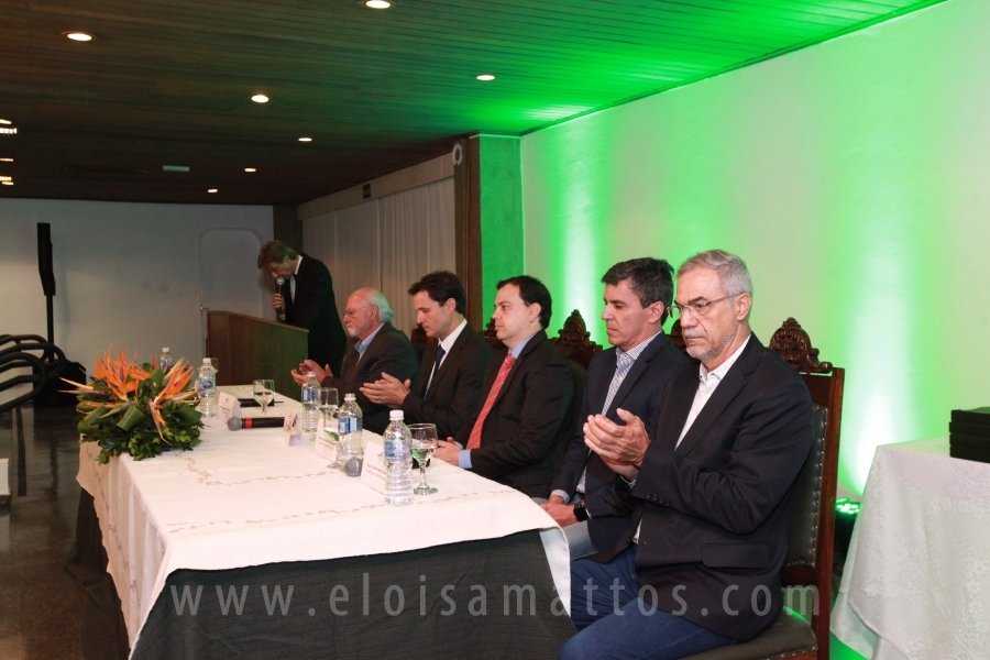 HOMENAGEM DA SMC AOS MÉDICOS E PROFISSIONAIS DA SAÚDE QUE TRABALHARAM NA LUTA CONTRA O COVID-19 - Eloisa Mattos