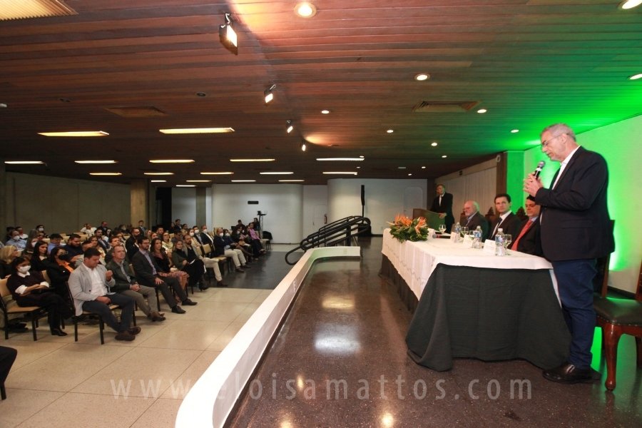 HOMENAGEM DA SMC AOS MÉDICOS E PROFISSIONAIS DA SAÚDE QUE TRABALHARAM NA LUTA CONTRA O COVID-19 - Eloisa Mattos