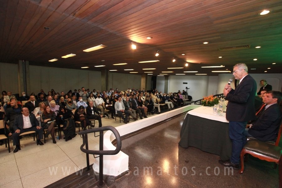 HOMENAGEM DA SMC AOS MÉDICOS E PROFISSIONAIS DA SAÚDE QUE TRABALHARAM NA LUTA CONTRA O COVID-19 - Eloisa Mattos