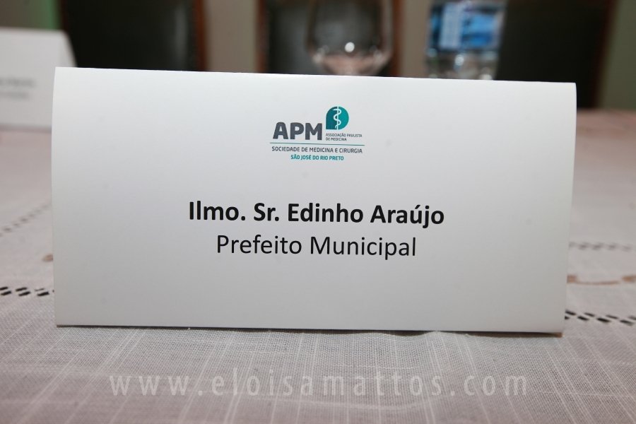 HOMENAGEM DA SMC AOS MÉDICOS E PROFISSIONAIS DA SAÚDE QUE TRABALHARAM NA LUTA CONTRA O COVID-19 - Eloisa Mattos