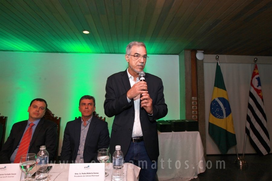 HOMENAGEM DA SMC AOS MÉDICOS E PROFISSIONAIS DA SAÚDE QUE TRABALHARAM NA LUTA CONTRA O COVID-19 - Eloisa Mattos