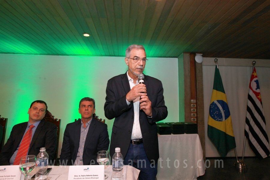 HOMENAGEM DA SMC AOS MÉDICOS E PROFISSIONAIS DA SAÚDE QUE TRABALHARAM NA LUTA CONTRA O COVID-19 - Eloisa Mattos