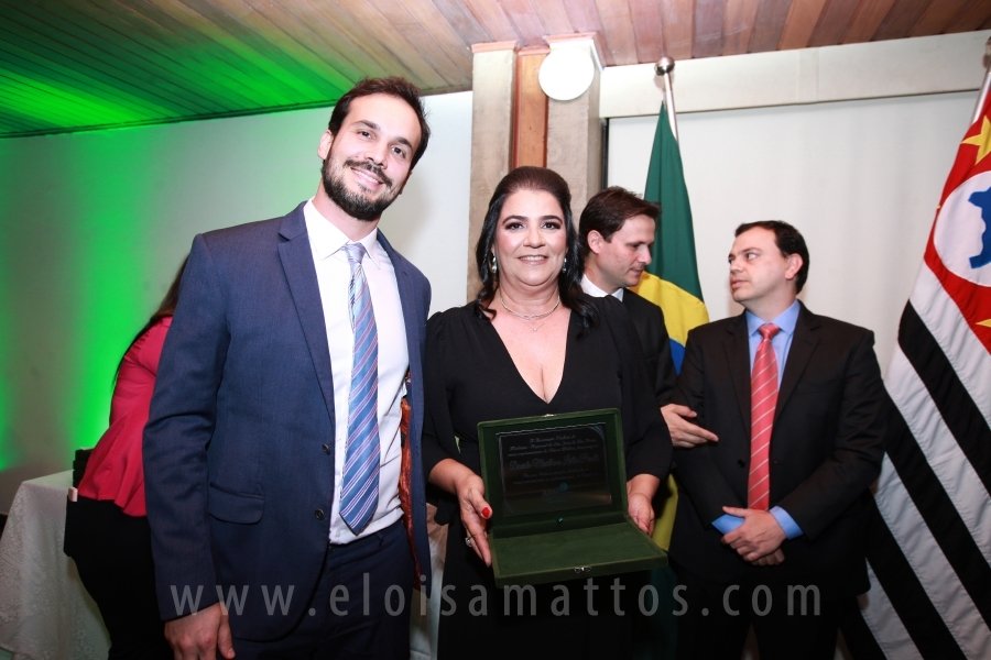 HOMENAGEM DA SMC AOS MÉDICOS E PROFISSIONAIS DA SAÚDE QUE TRABALHARAM NA LUTA CONTRA O COVID-19 - Eloisa Mattos