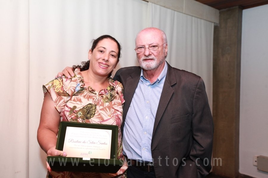 HOMENAGEM DA SMC AOS MÉDICOS E PROFISSIONAIS DA SAÚDE QUE TRABALHARAM NA LUTA CONTRA O COVID-19 - Eloisa Mattos