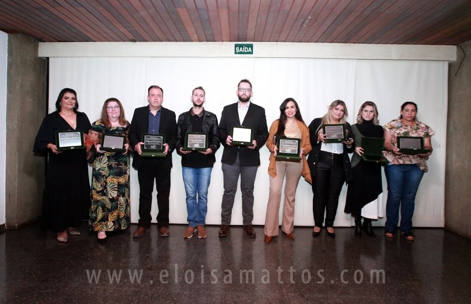 HOMENAGEM DA SMC AOS MÉDICOS E PROFISSIONAIS DA SAÚDE QUE TRABALHARAM NA LUTA CONTRA O COVID-19 - Eloisa Mattos