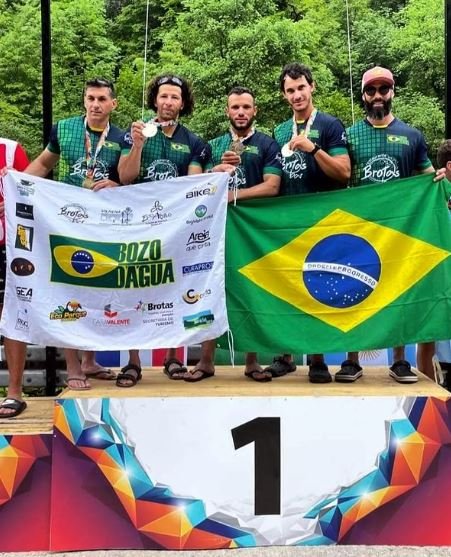 EQUIPE DE BROTAS CONQUISTA NONO OURO NO MUNDIAL DE RAFITING