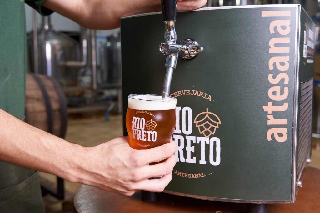 Cervejaria Rio Preto Inaugura Novo Conceito de Fábrica Bar com Chopp e Cervejas Artesanais