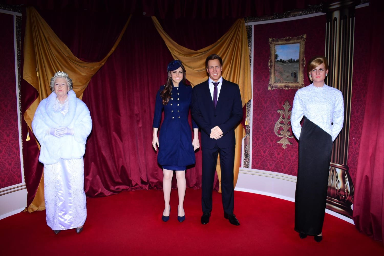 MUSEU DE CERA EM OLÍMPIA (SP) HOMENAGEIA RAINHA ELIZABETH II