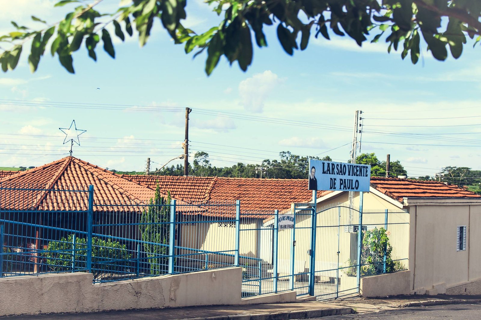 LAR SÃO VICENTE DE URUPÊS RECEBE 100 MIL DESTINADOS PELO DEPUTADO FEDERAL GENINHO ZULIANI
