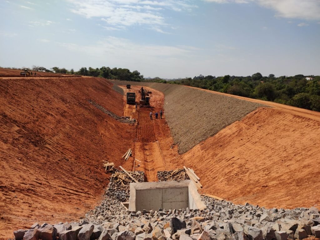 Bairro Inteligente de Rio Preto Executa Megaobra de Base às Margens da BR-153