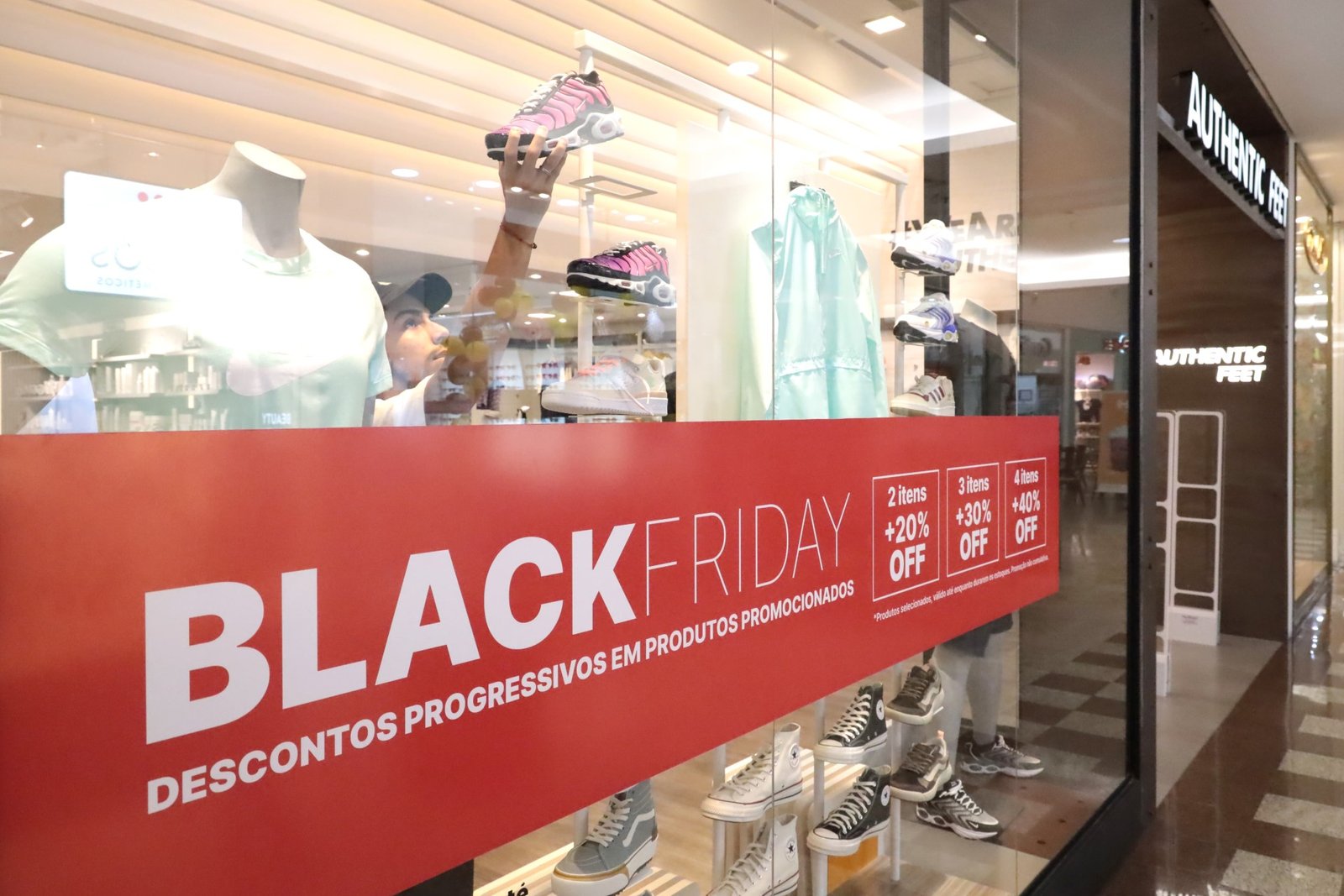 LIQUIDAÇÃO IMPERDÍVEIS ANTECIPA COMPRAS DE NATAL NO RIOPRETO SHOPPING