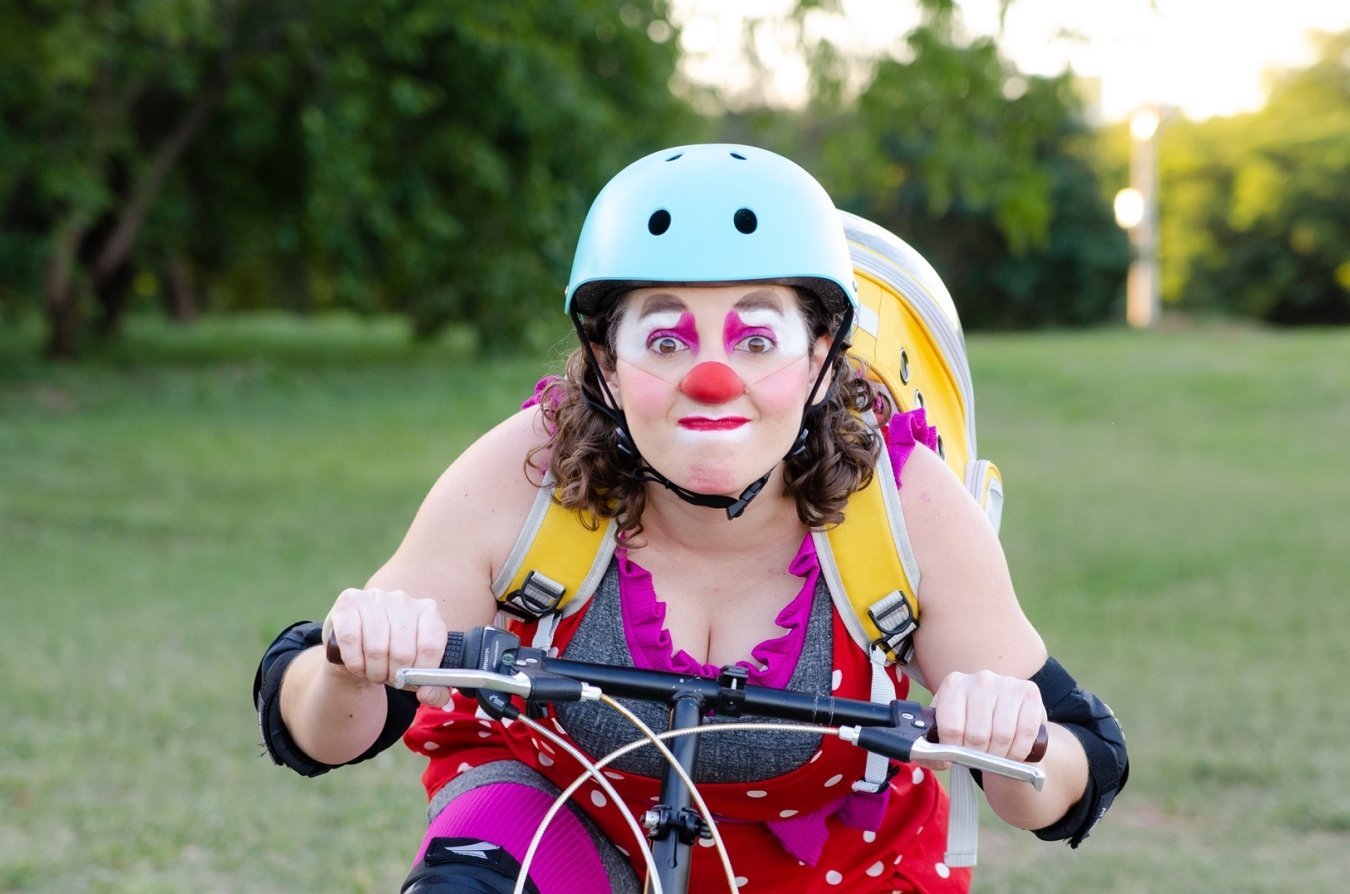 ESPETÁCULO “DONA MIÚDA PARA MENORES” ESTRÉIA EM RIO PRETO NESTE SÁBADO DE GRAÇA