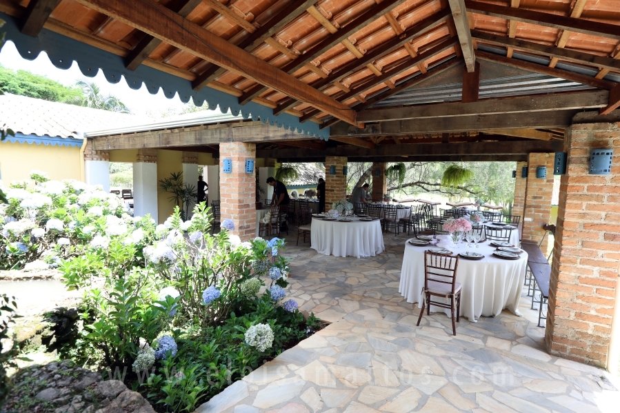 CASAMENTO RELIGIOSO DE HERMÍNIO SANCHES FILHO E ANA LAURA JUNQUEIRA -SÃO JOÃO DA BOA VISTA - Eloisa Mattos