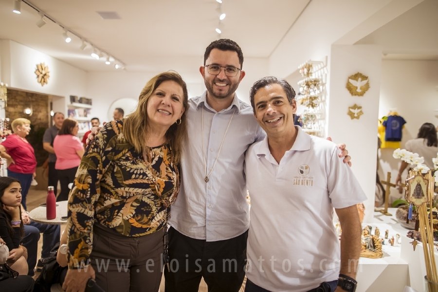 ESPAÇO CATÓLICO SÃO BENTO, COMPLETA UM ANO DE SUCESSO EM SÃO JOSÉ DO RIO PRETO E JÁ TEM SUA PRIMEIRA FRANQUIA INAUGURADA EM CAMPINAS. - Eloisa Mattos