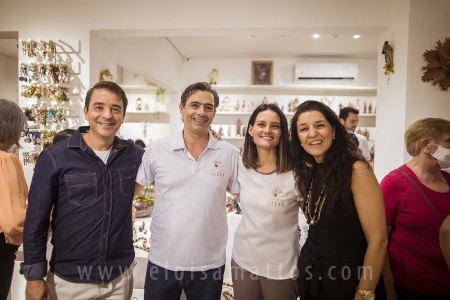 ESPAÇO CATÓLICO SÃO BENTO, COMPLETA UM ANO DE SUCESSO EM SÃO JOSÉ DO RIO PRETO E JÁ TEM SUA PRIMEIRA FRANQUIA INAUGURADA EM CAMPINAS. - Eloisa Mattos