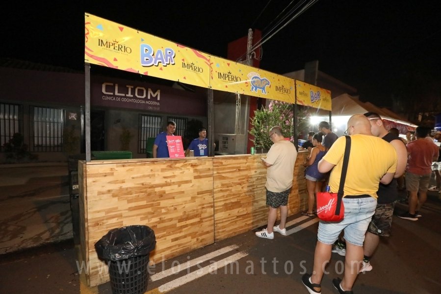 BLOCO CAPIVARA ANIMA A SEXTA-FERA DO CARNAVAL DE RUA EM RIOPRETO - Eloisa Mattos