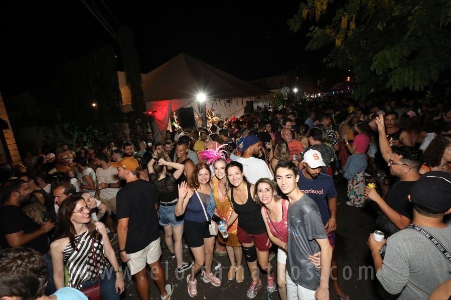 BLOCO CAPIVARA ANIMA A SEXTA-FERA DO CARNAVAL DE RUA EM RIOPRETO - Eloisa Mattos