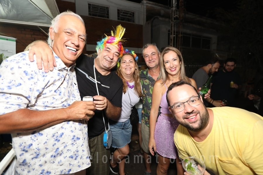 BLOCO CAPIVARA ANIMA A SEXTA-FERA DO CARNAVAL DE RUA EM RIOPRETO - Eloisa Mattos
