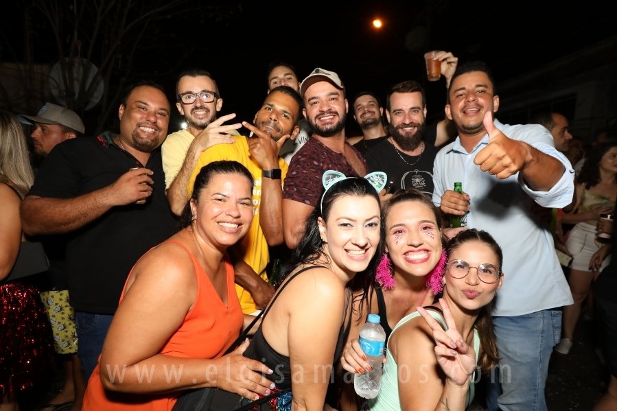 BLOCO CAPIVARA ANIMA A SEXTA-FERA DO CARNAVAL DE RUA EM RIOPRETO - Eloisa Mattos