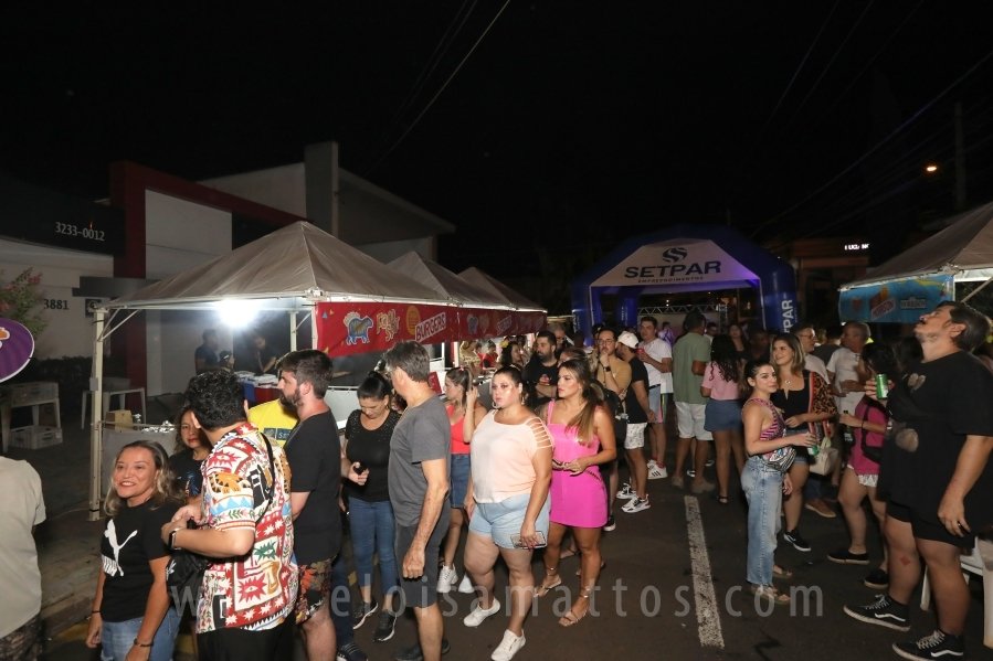 BLOCO CAPIVARA ANIMA A SEXTA-FERA DO CARNAVAL DE RUA EM RIOPRETO - Eloisa Mattos