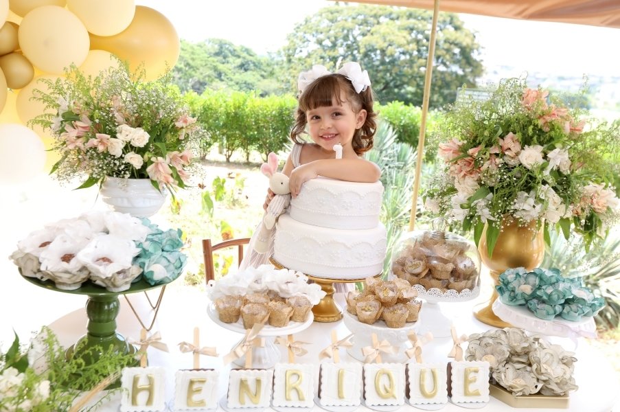 BATIZADO E ANIVERSÁRIO DE 1 ANO DE HENRIQUE AMORIM CAPARROZ - Eloisa Mattos