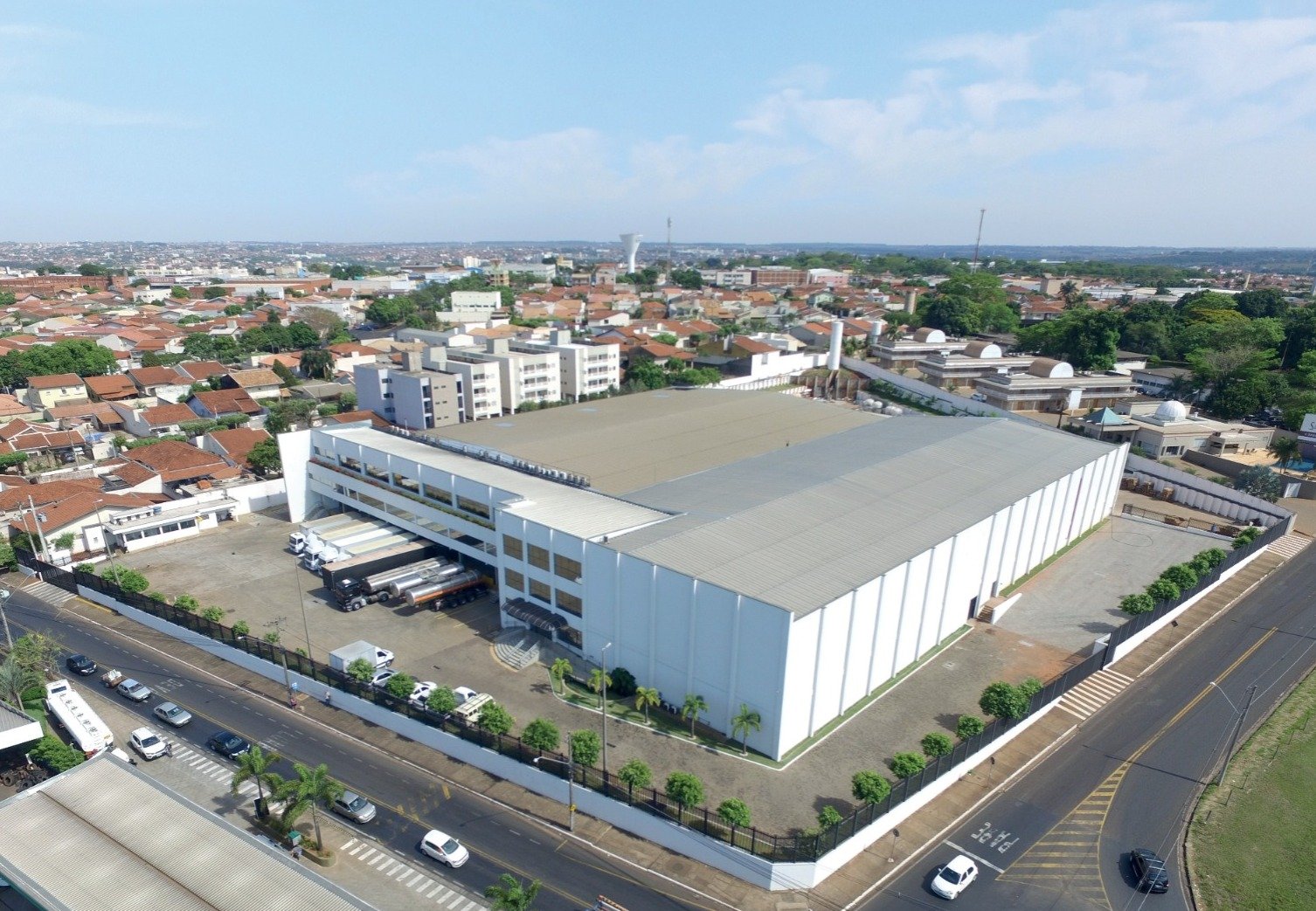 INDÚSTRIA FARMACÊUTICA RIOQUÍMICA COMEMORA 44 ANOS DE EXPANSÃO