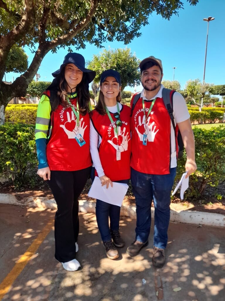 Moradores de Palestina Comemoram a Chegada da Ete Boturuna