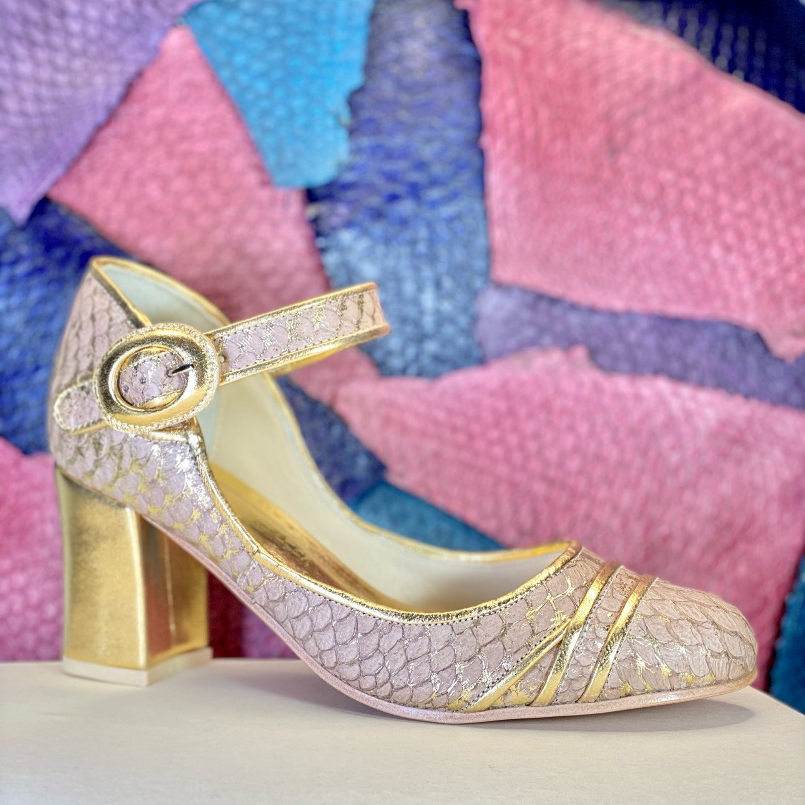 PRISCILA WHITAKER LANÇA COLEÇÃO DE CALÇADOS EM COURO DE TILÁPIA