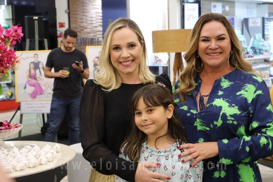 COQUETEL DE ABERTURA DA 14ª EDIÇÃO DA EXPOSIÇÃO “MÃES E FILHOS EM FOCO” ELOISA MATTOS E RIOPRETO SHOPPING - Eloisa Mattos