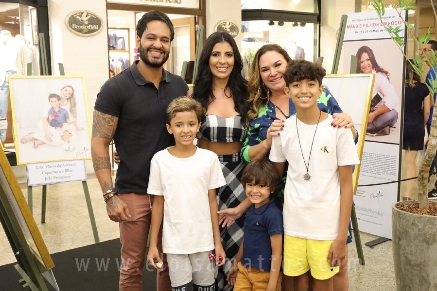 COQUETEL DE ABERTURA DA 14ª EDIÇÃO DA EXPOSIÇÃO “MÃES E FILHOS EM FOCO” ELOISA MATTOS E RIOPRETO SHOPPING - Eloisa Mattos