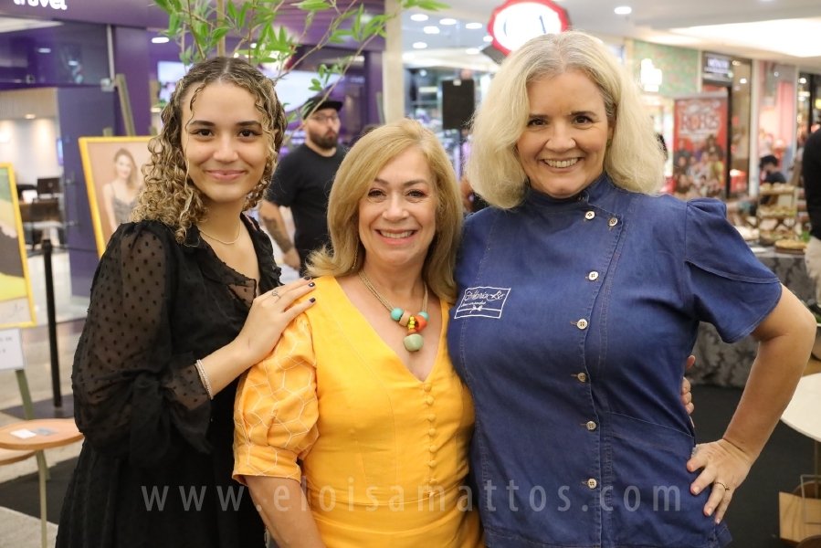 COQUETEL DE ABERTURA DA 14ª EDIÇÃO DA EXPOSIÇÃO “MÃES E FILHOS EM FOCO” ELOISA MATTOS E RIOPRETO SHOPPING - Eloisa Mattos
