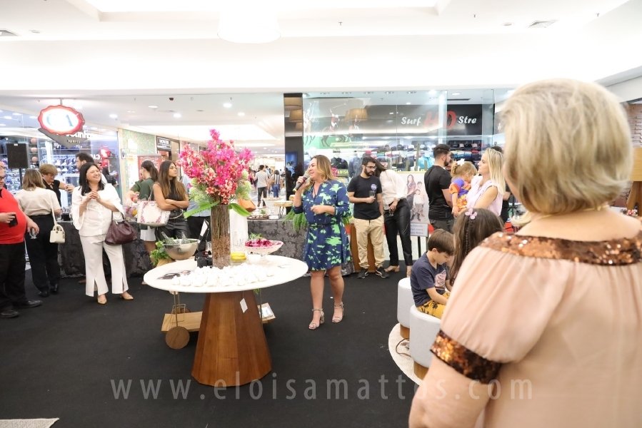 COQUETEL DE ABERTURA DA 14ª EDIÇÃO DA EXPOSIÇÃO “MÃES E FILHOS EM FOCO” ELOISA MATTOS E RIOPRETO SHOPPING - Eloisa Mattos
