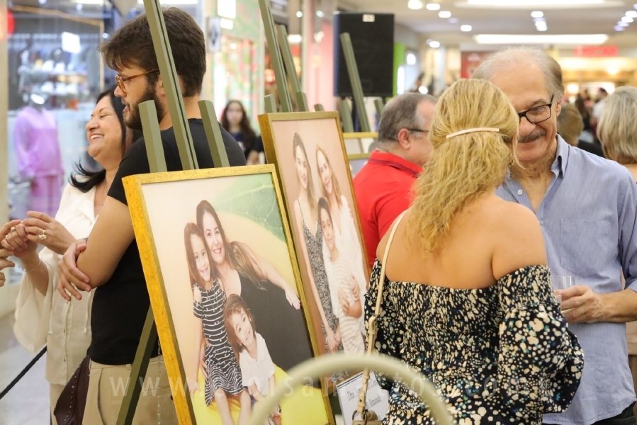 COQUETEL DE ABERTURA DA 14ª EDIÇÃO DA EXPOSIÇÃO “MÃES E FILHOS EM FOCO” ELOISA MATTOS E RIOPRETO SHOPPING - Eloisa Mattos