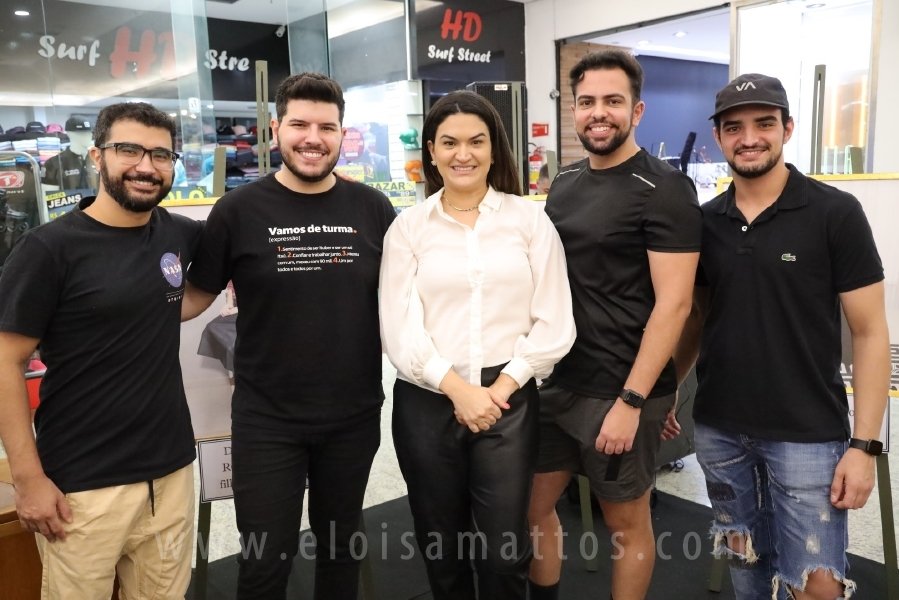 COQUETEL DE ABERTURA DA 14ª EDIÇÃO DA EXPOSIÇÃO “MÃES E FILHOS EM FOCO” ELOISA MATTOS E RIOPRETO SHOPPING - Eloisa Mattos