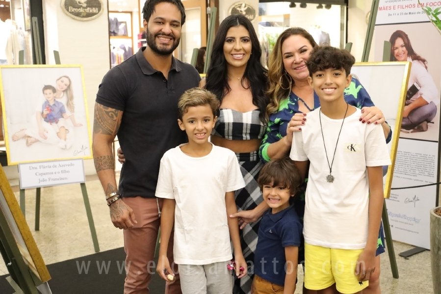 COQUETEL DE ABERTURA DA 14ª EDIÇÃO DA EXPOSIÇÃO “MÃES E FILHOS EM FOCO” ELOISA MATTOS E RIOPRETO SHOPPING - Eloisa Mattos