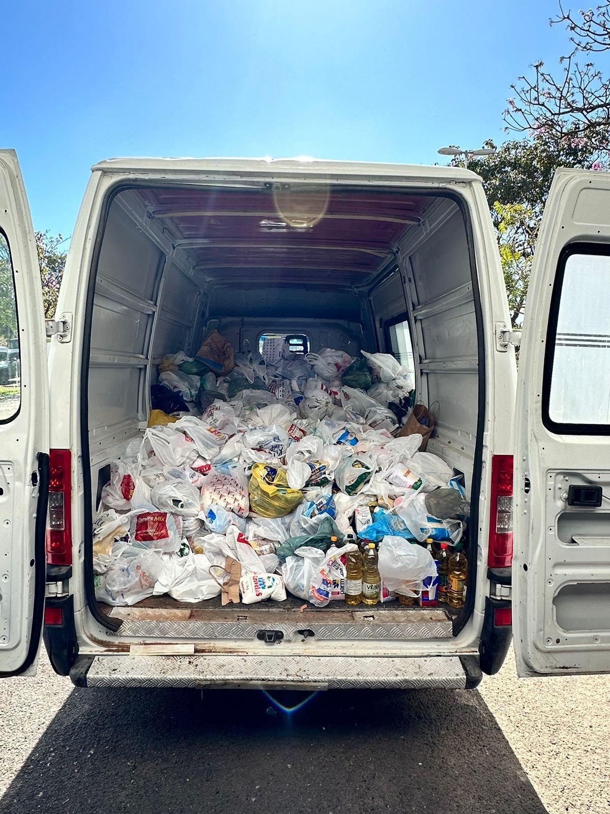 EV7 E OCEANIA EVENTOS ARRECADAM 1,5 TONELADAS DE ALIMENTOS EM SHOW DO JOTA QUEST