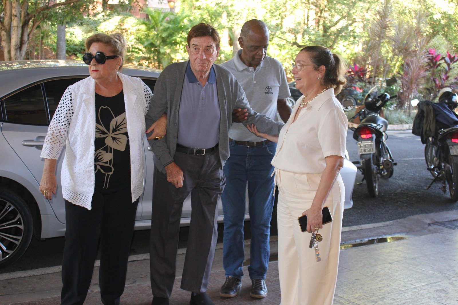 IDEALIZADOR DOS THERMAS DOS LARANJAIS COMPLETA 91 ANOS E RECEBE HOMENAGENS DOS COLABORADORES