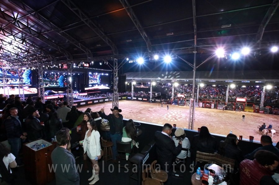 RIO PRETO COUNTRY BULLS DIA 13/07 – ANA CASTELA E CLAYTON E ROMÁRIO - Eloisa Mattos