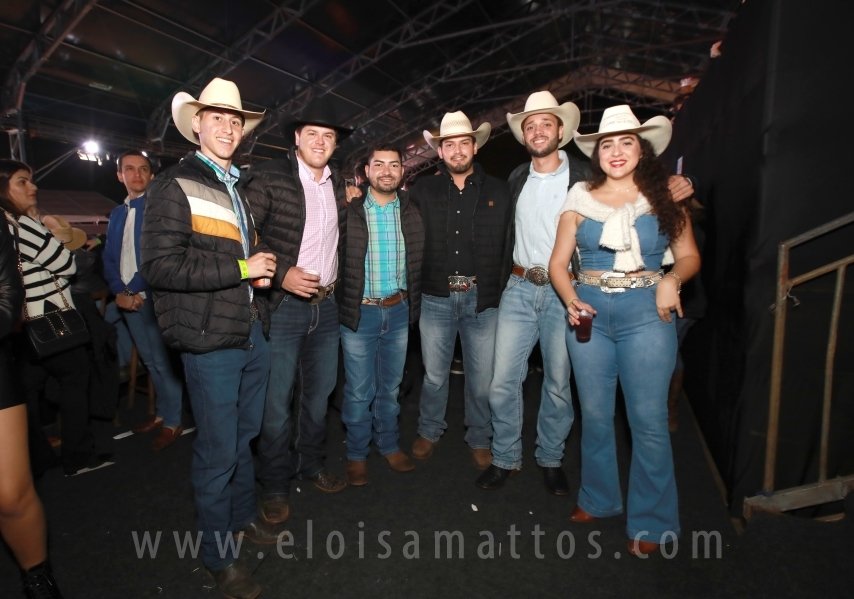 RIO PRETO COUNTRY BULLS DIA 13/07 – ANA CASTELA E CLAYTON E ROMÁRIO - Eloisa Mattos
