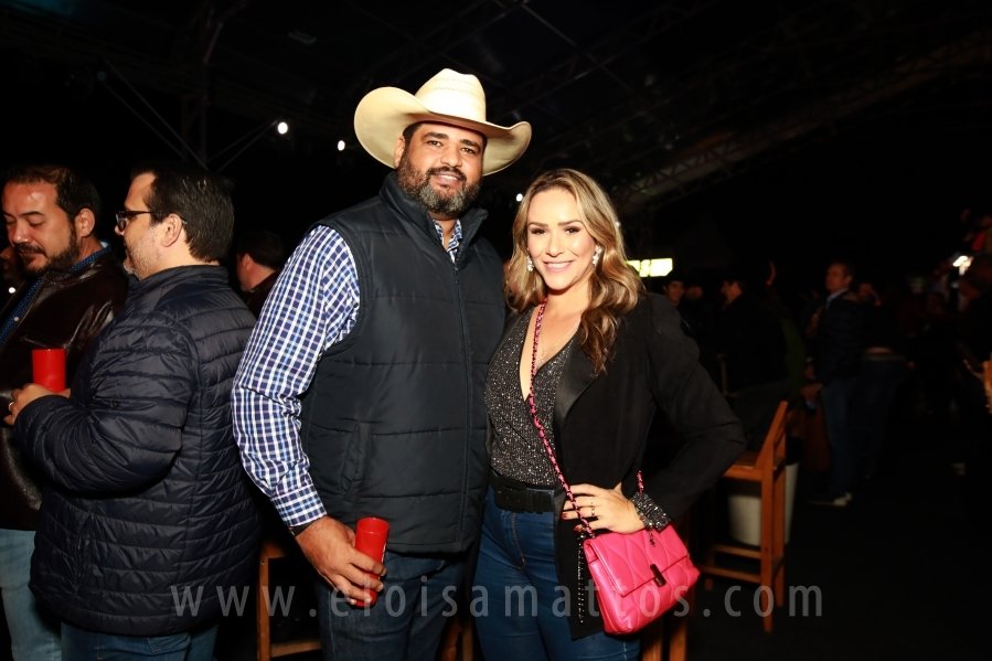 RIO PRETO COUNTRY BULLS DIA 13/07 – ANA CASTELA E CLAYTON E ROMÁRIO - Eloisa Mattos