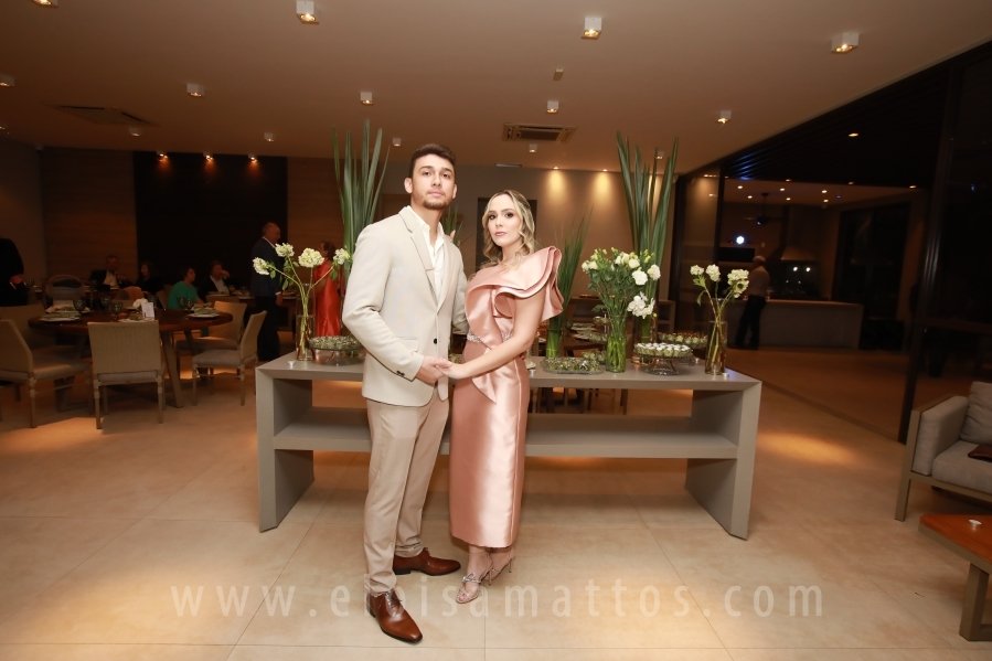 FORMATURA E NOIVADO DE DRA. ANA BEATRIZ MUNHOZ CARDOSO COM DR. VINÍCIUS BARUFFI DE CASTRO - Eloisa Mattos