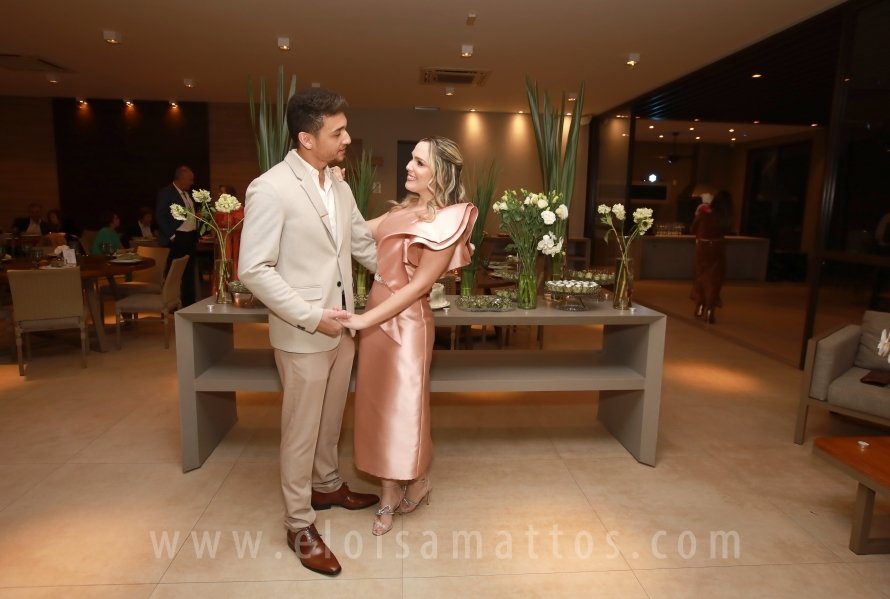 FORMATURA E NOIVADO DE DRA. ANA BEATRIZ MUNHOZ CARDOSO COM DR. VINÍCIUS BARUFFI DE CASTRO - Eloisa Mattos